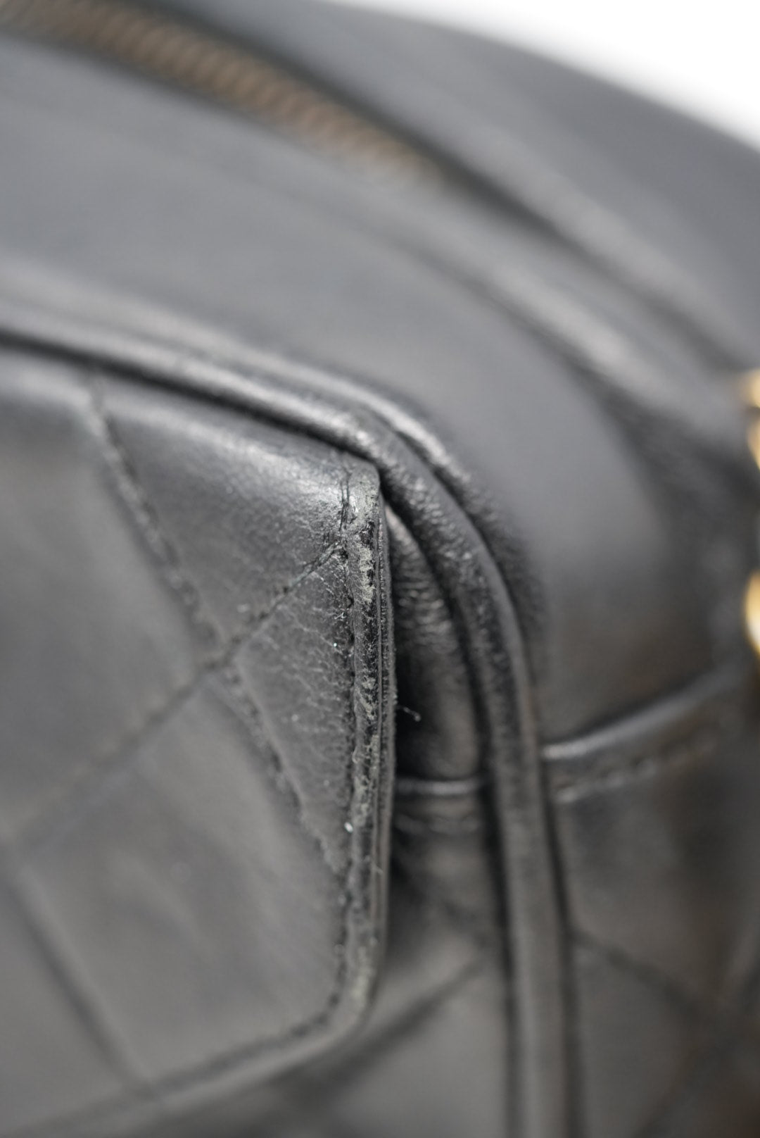 Pre-Owned Chanel Black Lambskin Camera Bag