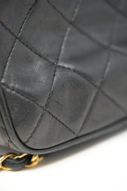 Pre-Owned Chanel Black Lambskin Camera Bag