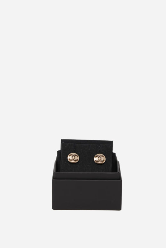 Pre-Owned Chanel Round CC Earrings 2018