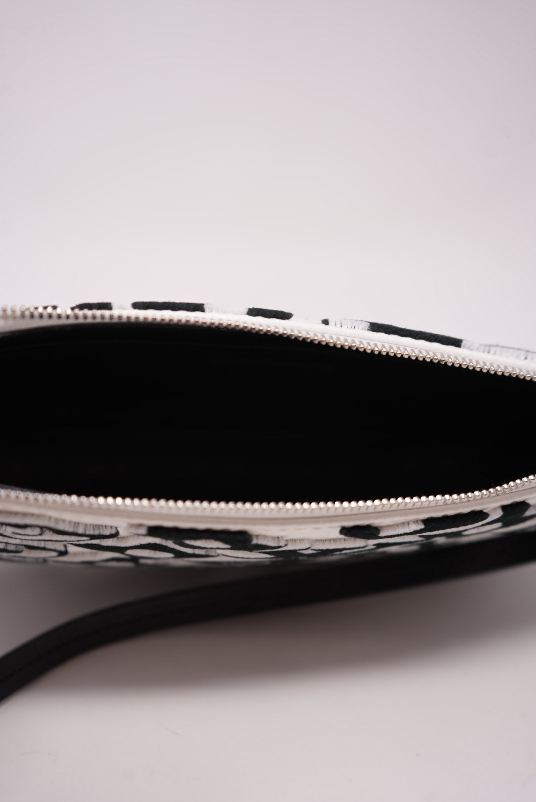 Louis Vuitton X Urs Fischer 2020 White/black Pochette Accessoires