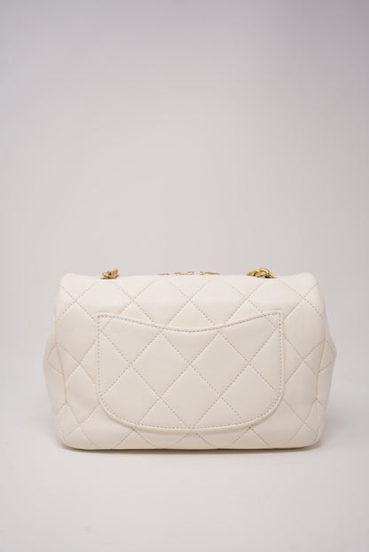Pre-Owned Chanel SMALL FLAP BAG WITH TOP HANDLE White