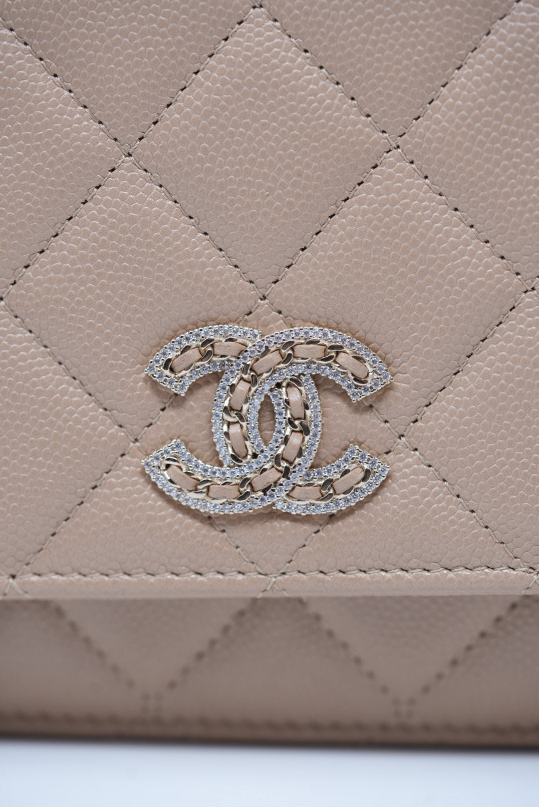 Pre-Owned Chanel Caviar Wallet On Chain Beige
