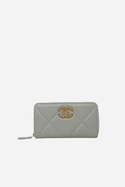 Pre-Owned Chanel 19 Lambskin Zipped Medium Wallet 2021