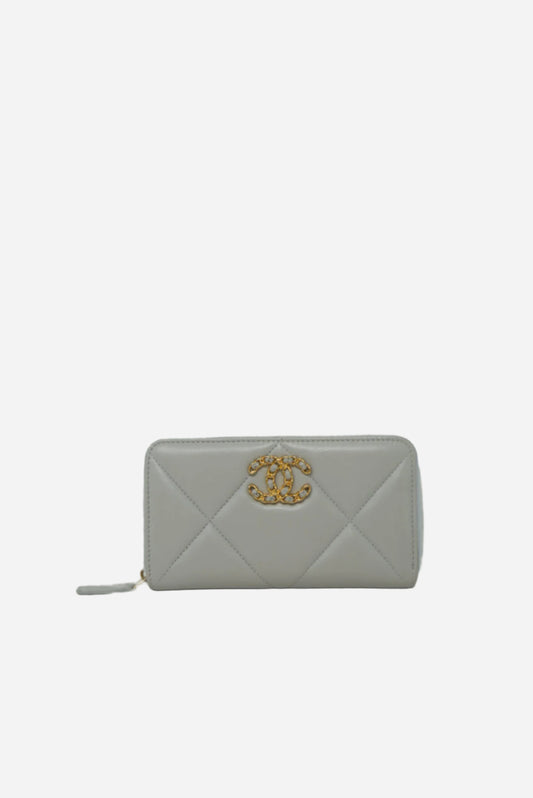 Pre-Owned Chanel 19 Lambskin Zipped Medium Wallet 2021