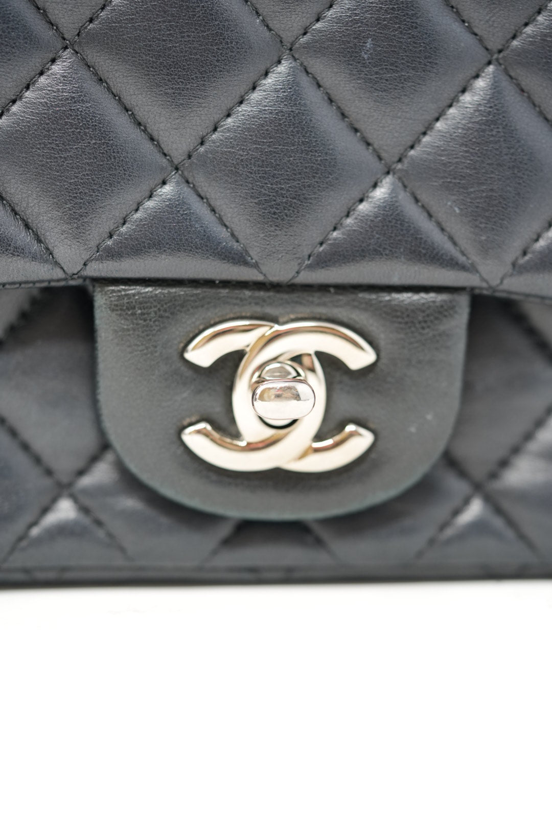Pre-Owned Chanel Lambskin Mini Square Flap Bag 2016