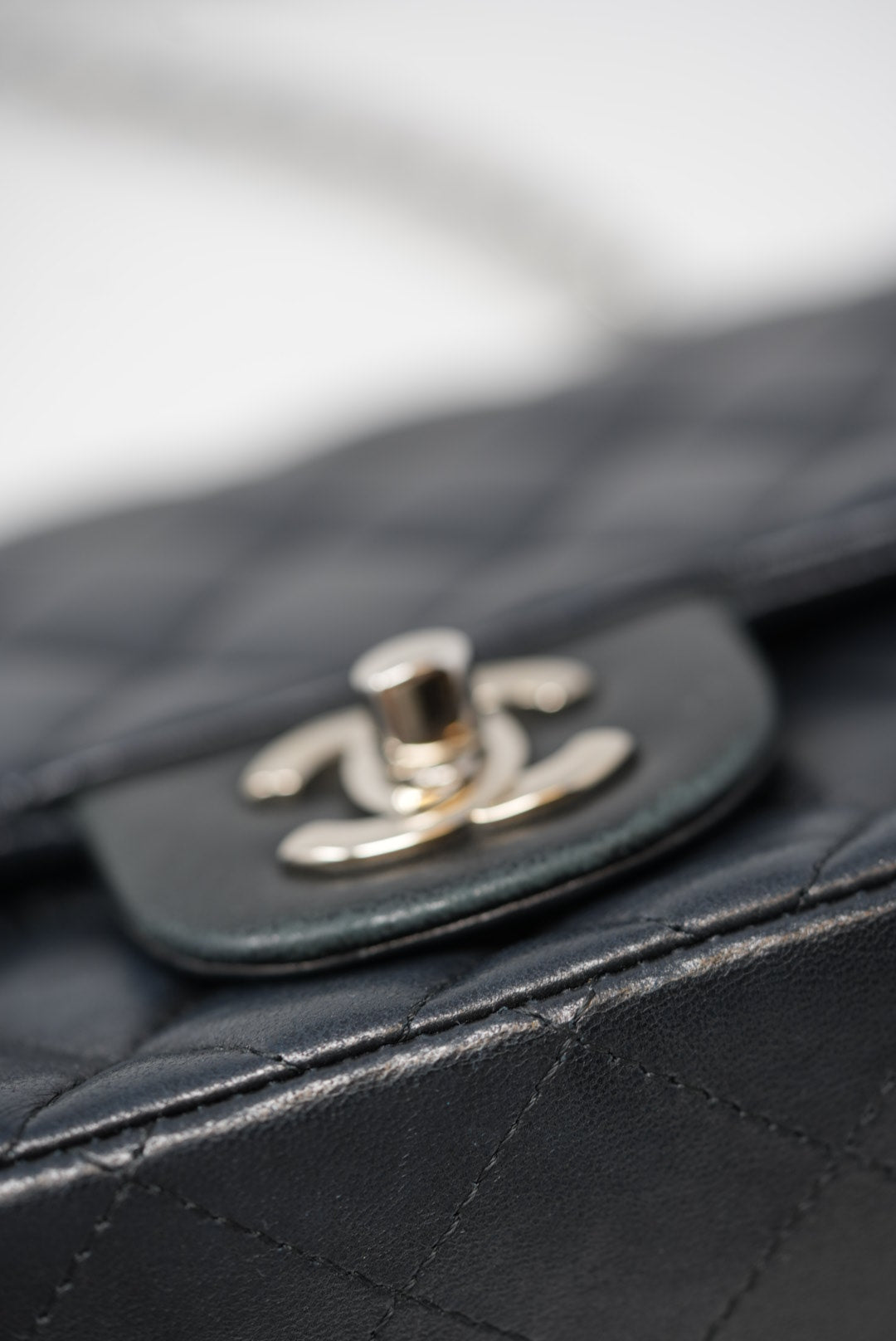 Pre-Owned Chanel Lambskin Mini Square Flap Bag 2016