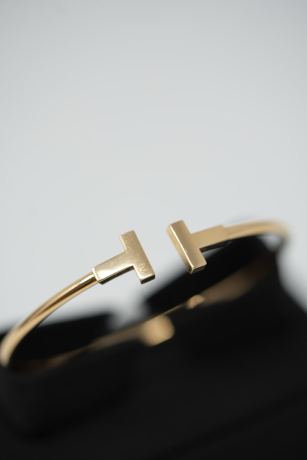 Tiffany 18k Gold T Wire Bracelet