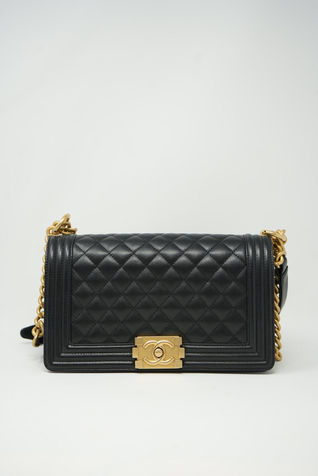 Pre-Owned CHANEL BOY HANDBAG MEDIUM CAVIAR Black