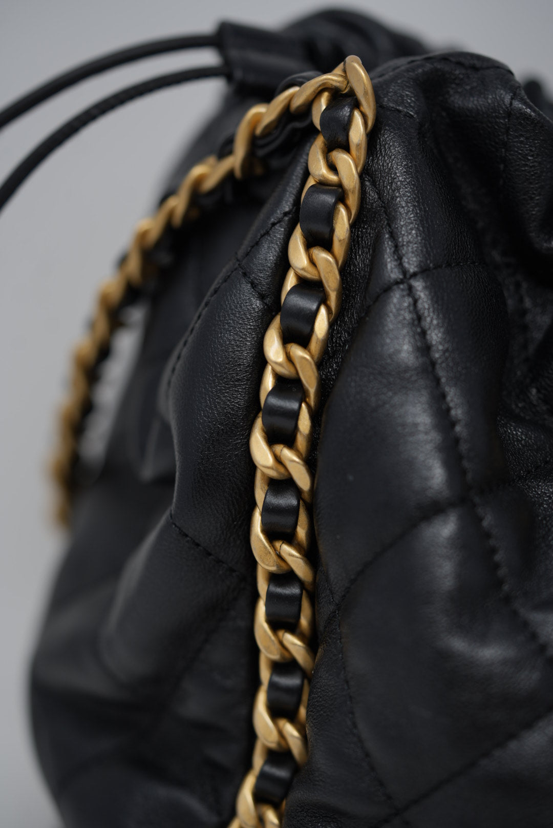 Pre-Owned Chanel 2022-2023 Calfskin Quilted Shoulder Bag