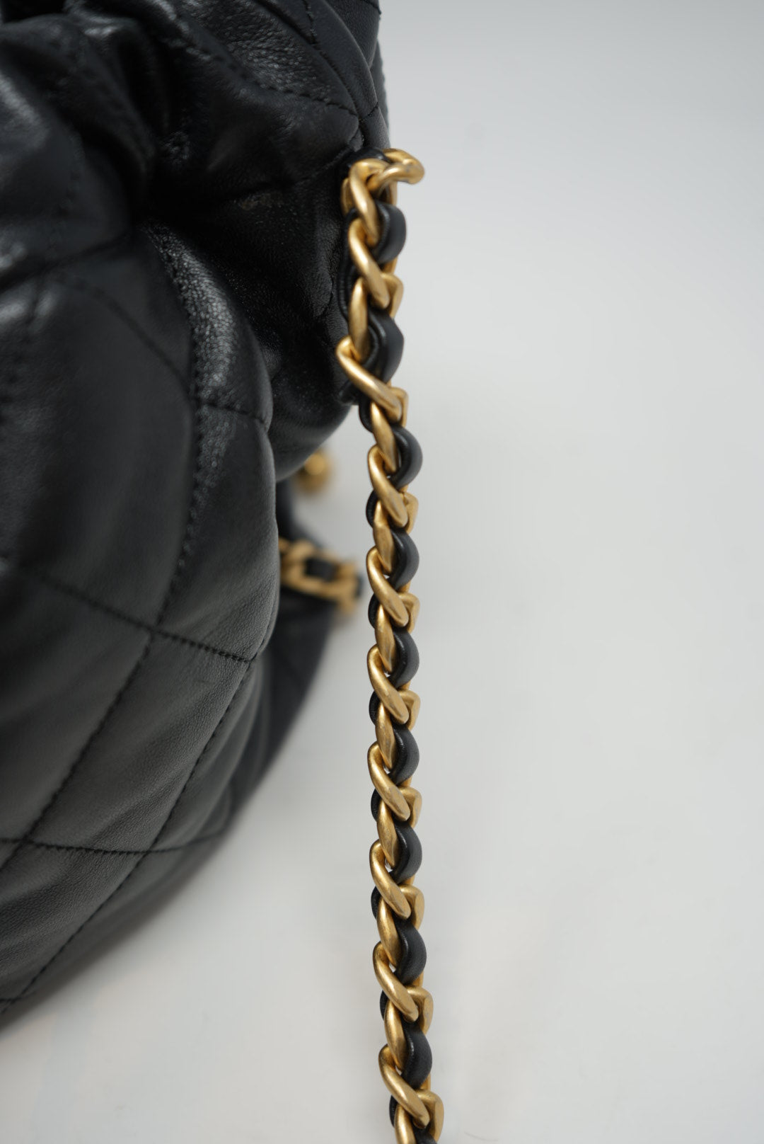 Pre-Owned Chanel 2022-2023 Calfskin Quilted Shoulder Bag