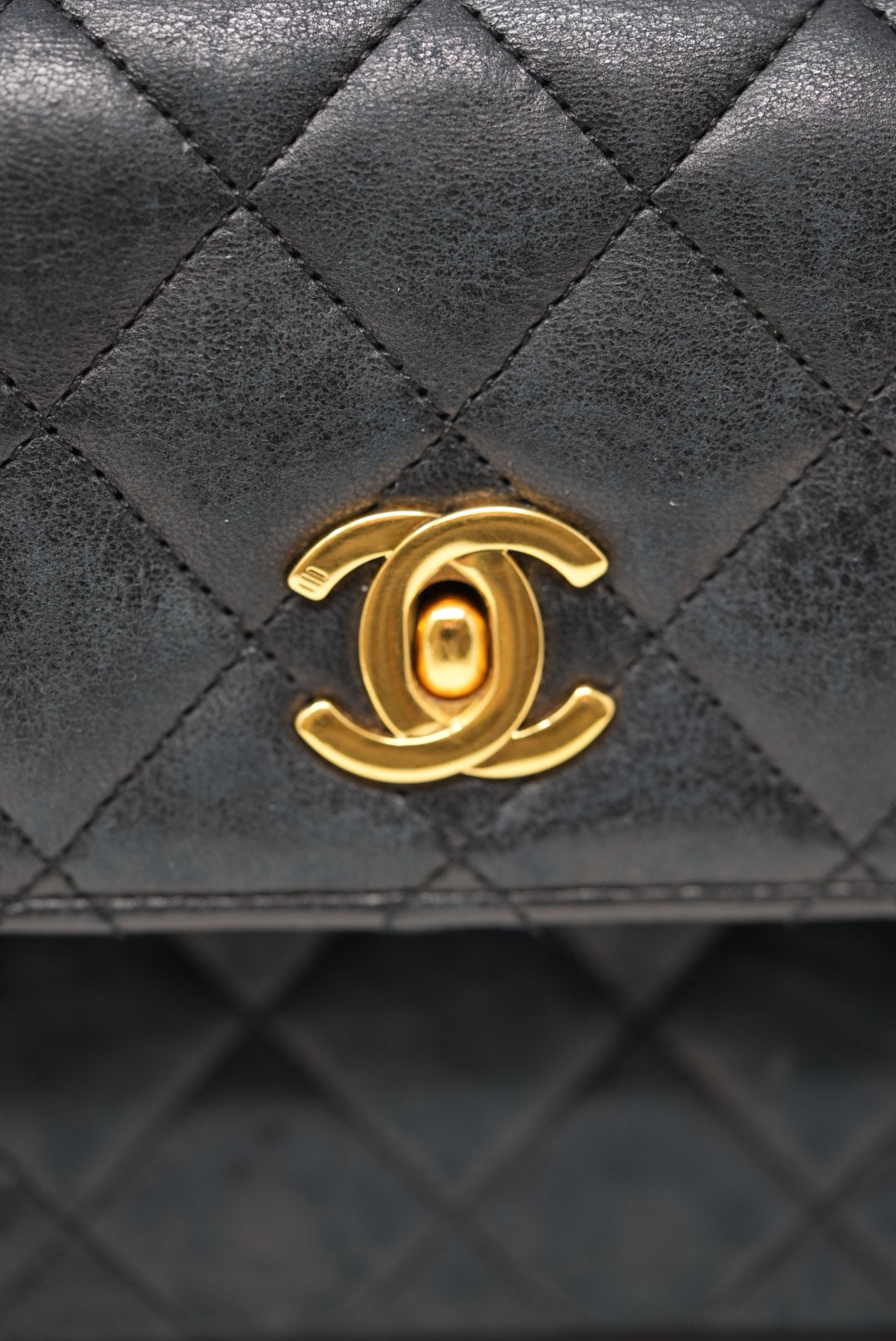 Pre-Owned Chanel Mini Flap Bag Lambskin 1989-1991