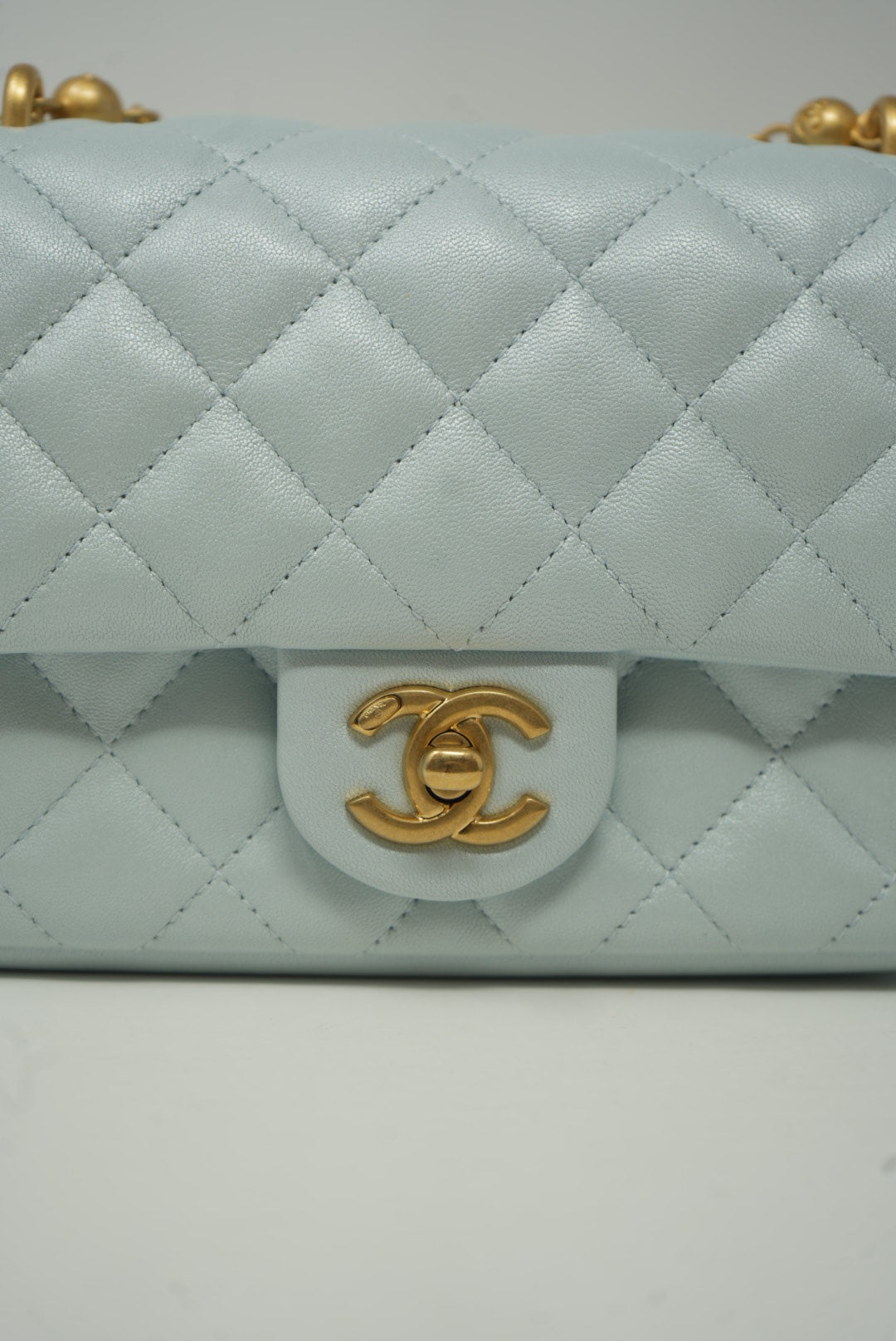 Pre-Owned Chanel 24P Mini Square Flap Bag Chain Pearl