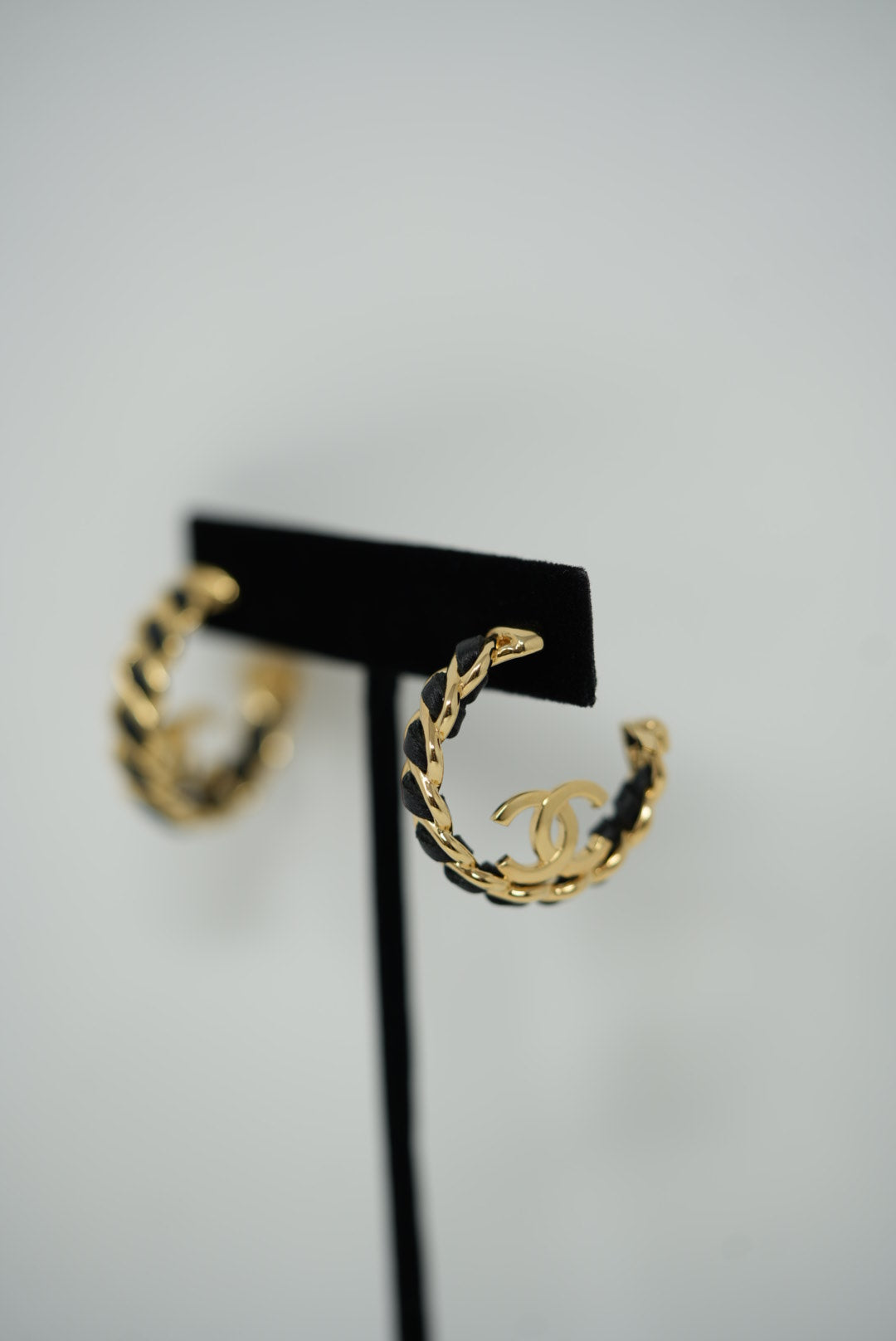 Pre-owned Chanel CC Chain Hoop Earring