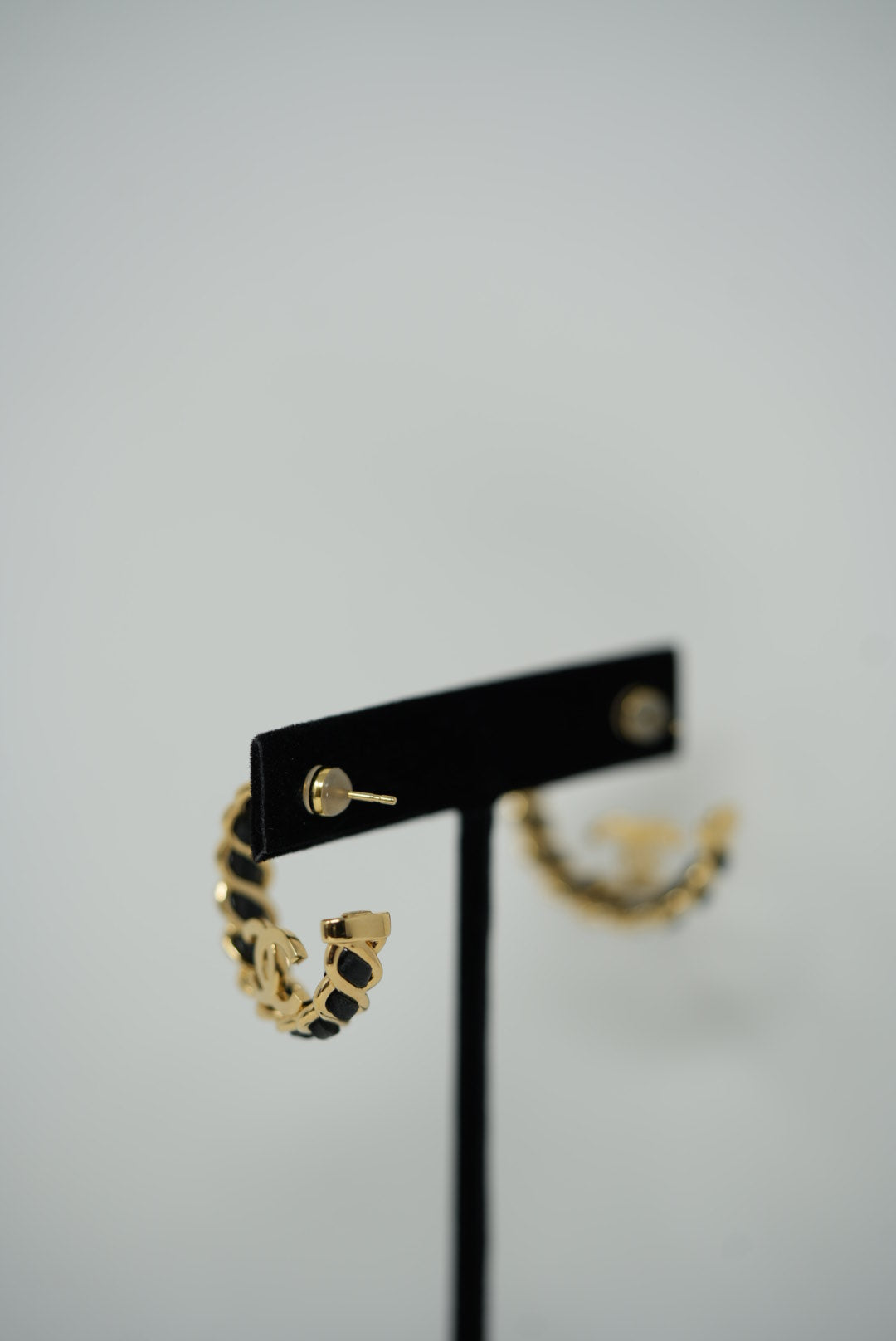 Pre-owned Chanel CC Chain Hoop Earring