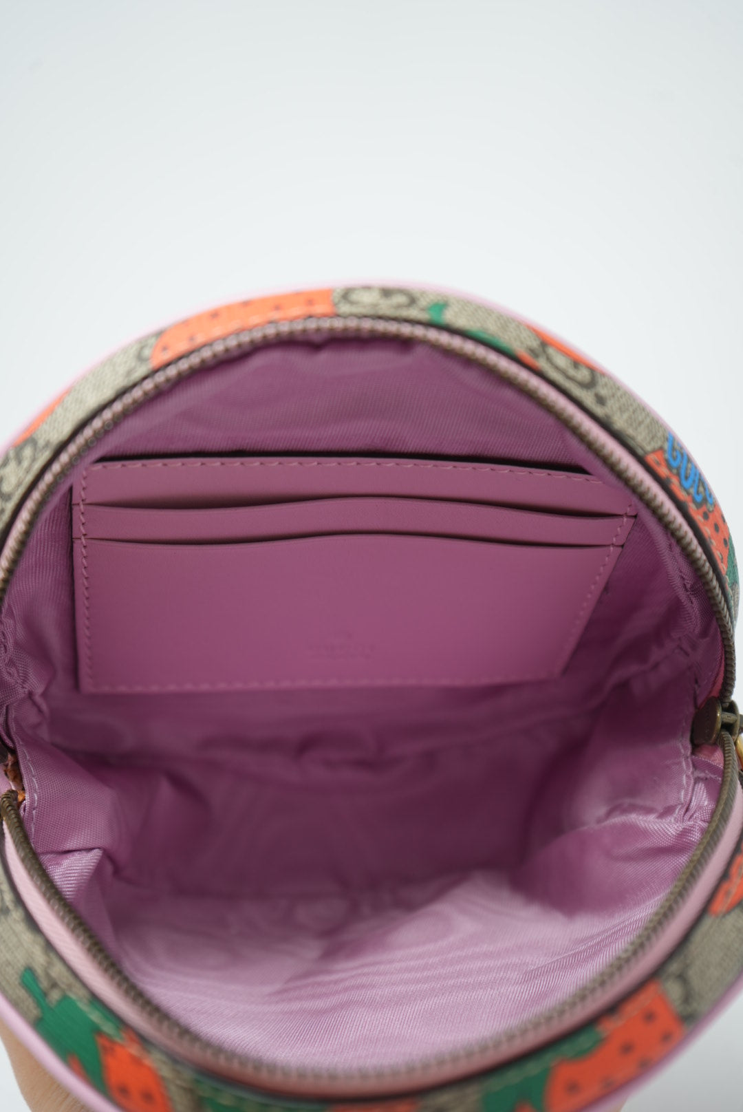 GUCCI GG Supreme Strawberry Pouch