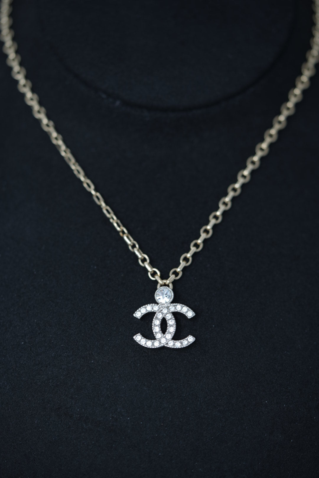 Pre-owned Chanel CC Rhinestone Necklace 2023