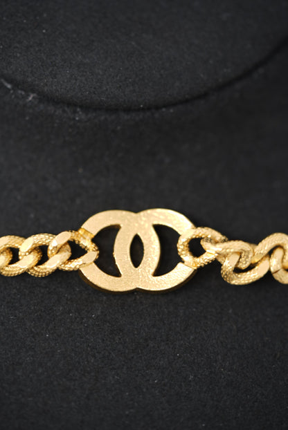 Pre-Owned Chanel CC Rhinestone Bracelet 2022