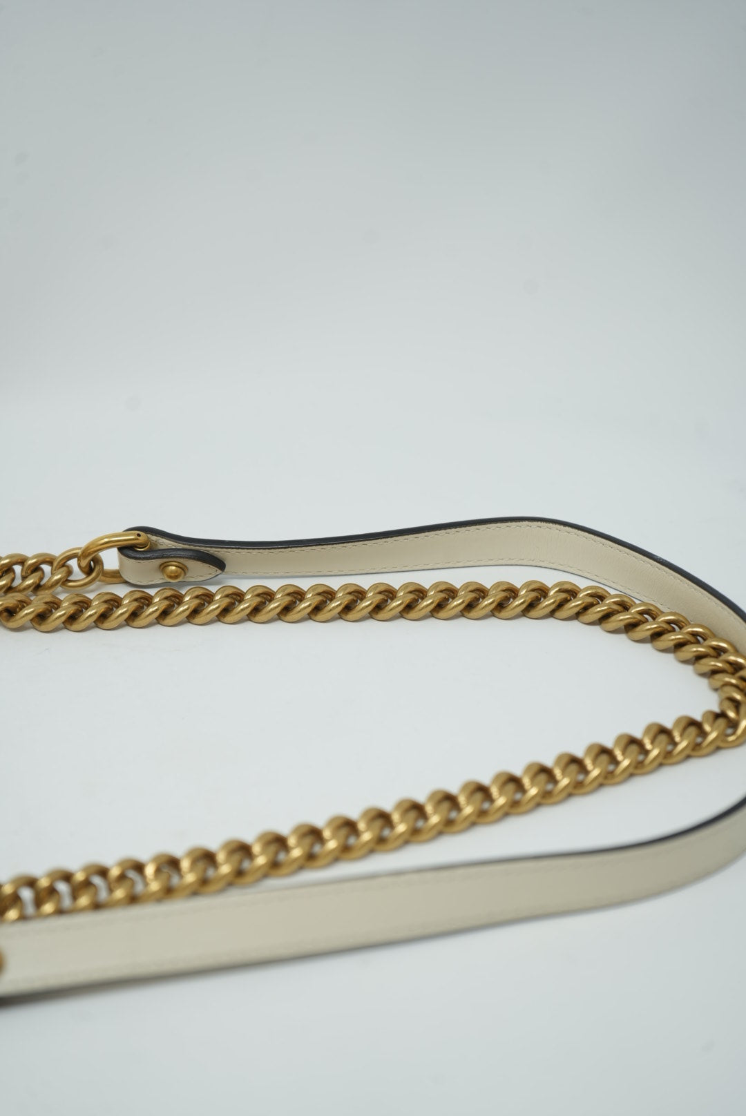 Gucci GG white marmont Medium Shoulder Bag