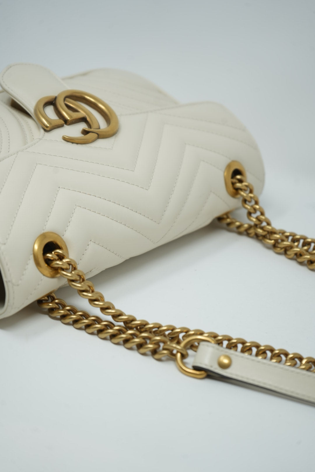 Gucci GG white marmont Medium Shoulder Bag