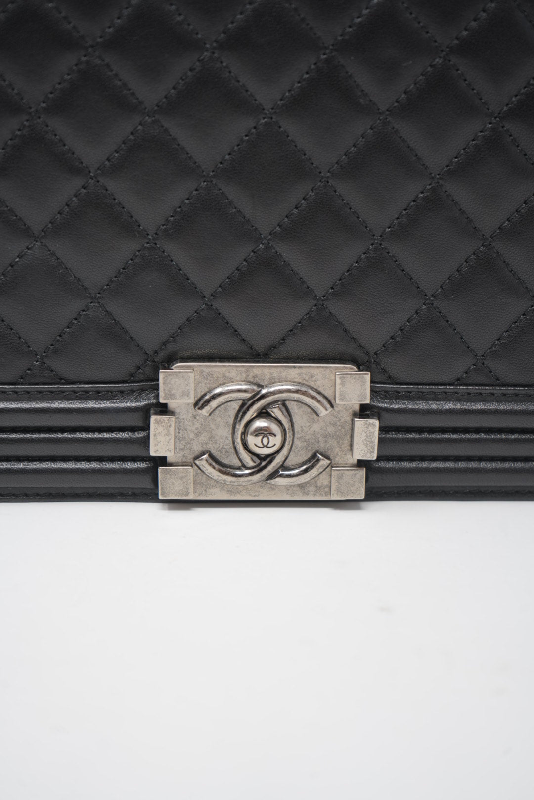 Pre-Owned Chanel LARGE BOY HANDBAG Black 2014