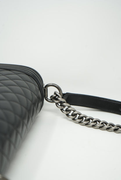Pre-Owned Chanel LARGE BOY HANDBAG Black 2014