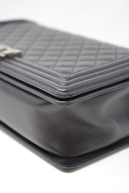 Pre-Owned Chanel LARGE BOY HANDBAG Black 2014