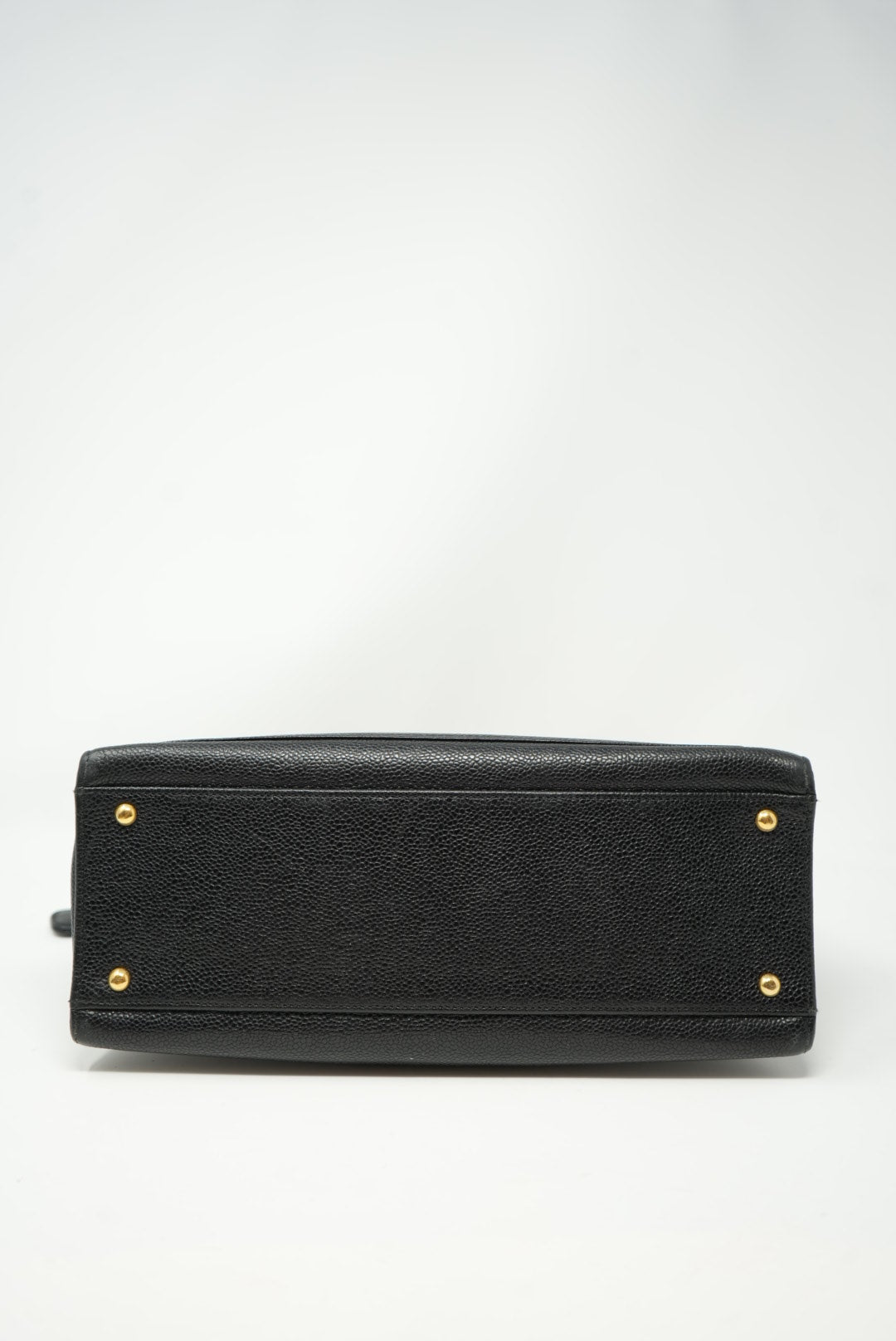 Pre-Owned Chanel Black Caviar Shoulder Bag zipper replaced