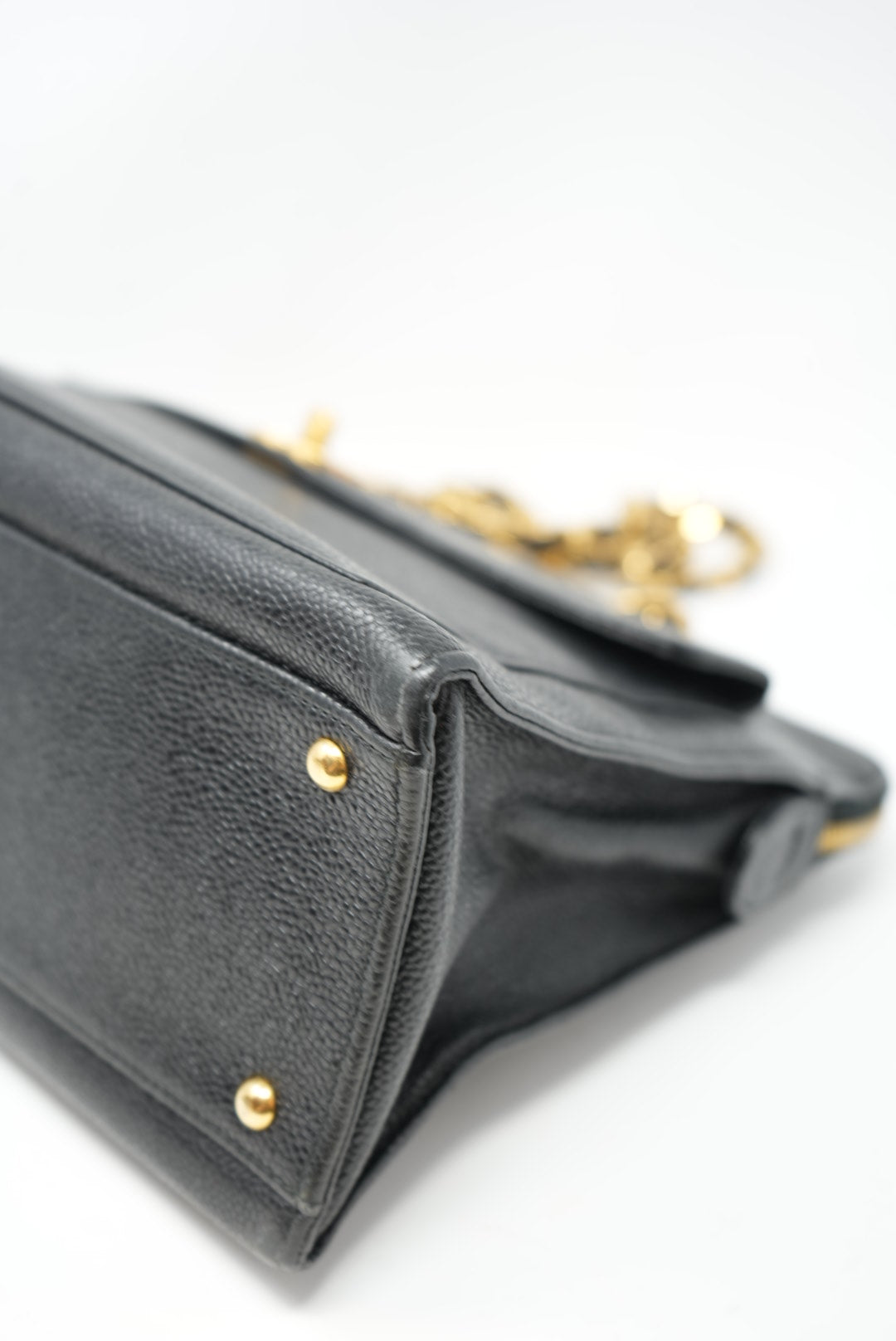 Pre-Owned Chanel Black Caviar Shoulder Bag zipper replaced