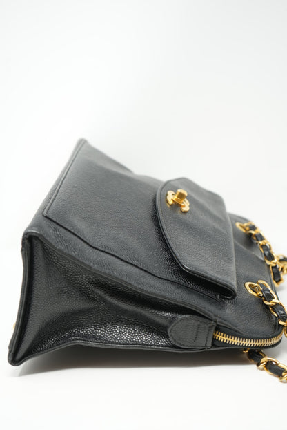 Pre-Owned Chanel Black Caviar Shoulder Bag zipper replaced