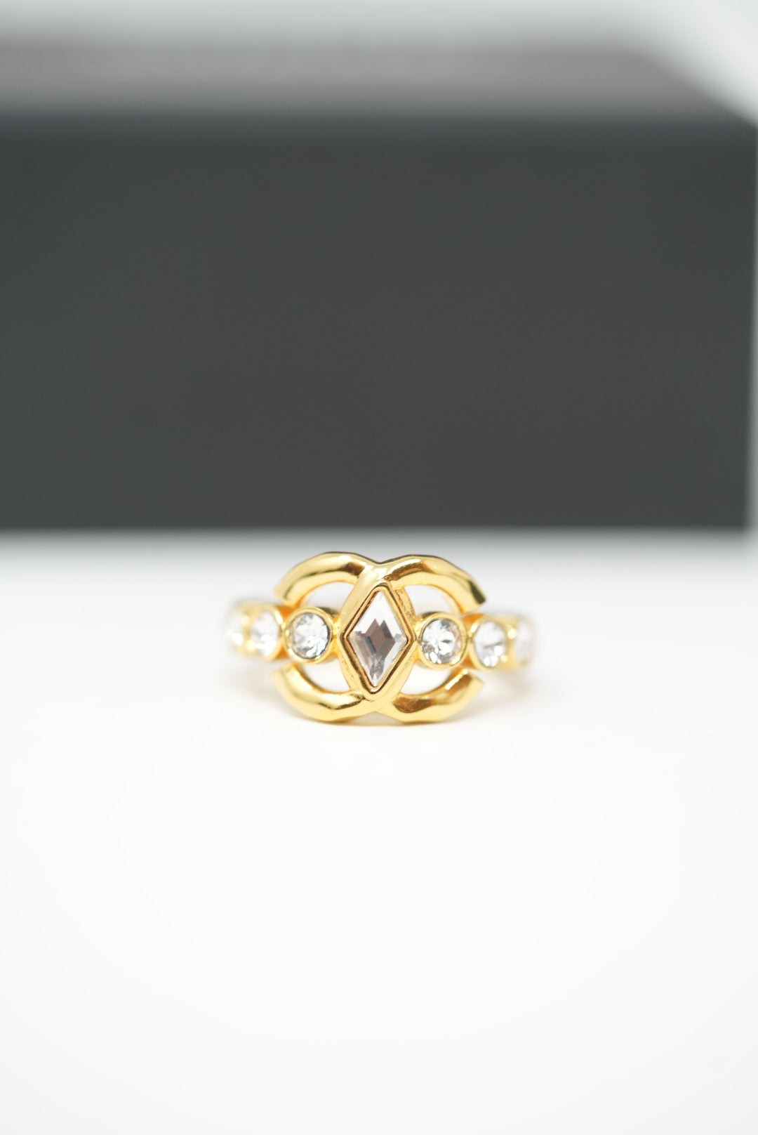 Pre-Owned Chanel Coco Mark Cruise Ring W/box