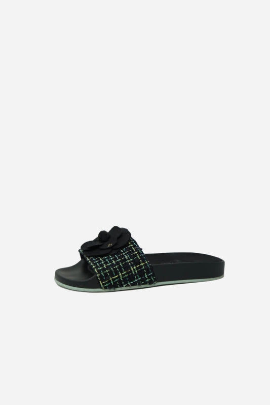 Pre-Owned Chanel Tweed Camellia Rubber Sandals