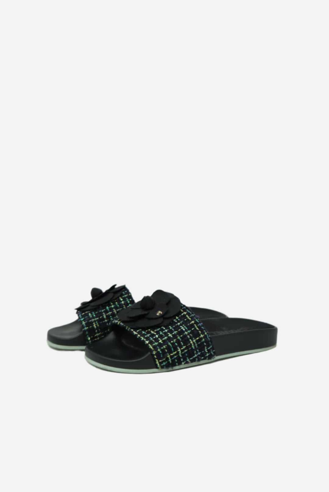 Pre-Owned Chanel Tweed Camellia Rubber Sandals