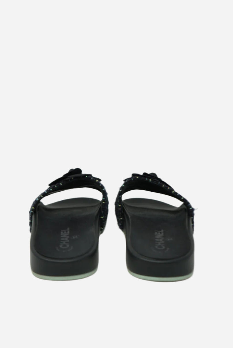 Pre-Owned Chanel Tweed Camellia Rubber Sandals