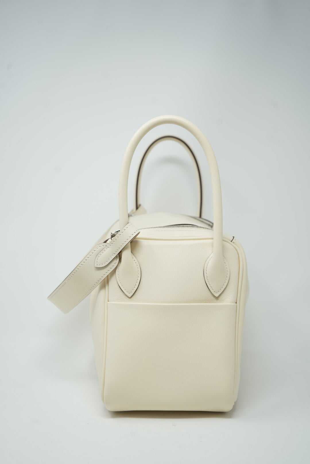 Hermes Lindy 26 Shoulder Bag Swift White