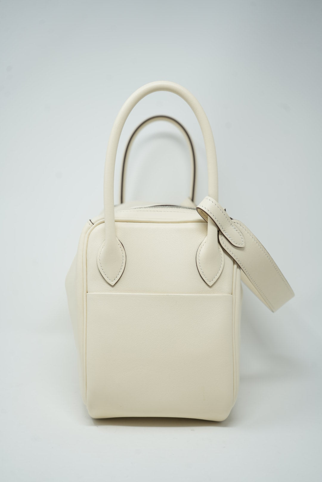 Hermes Lindy 26 Shoulder Bag Swift White