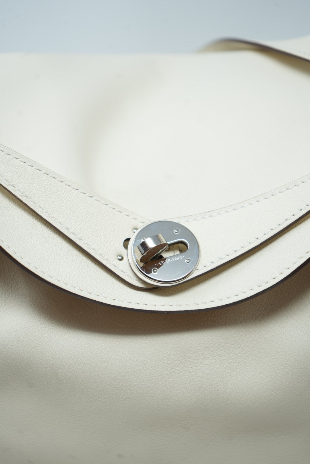 Hermes Lindy 26 Shoulder Bag Swift White