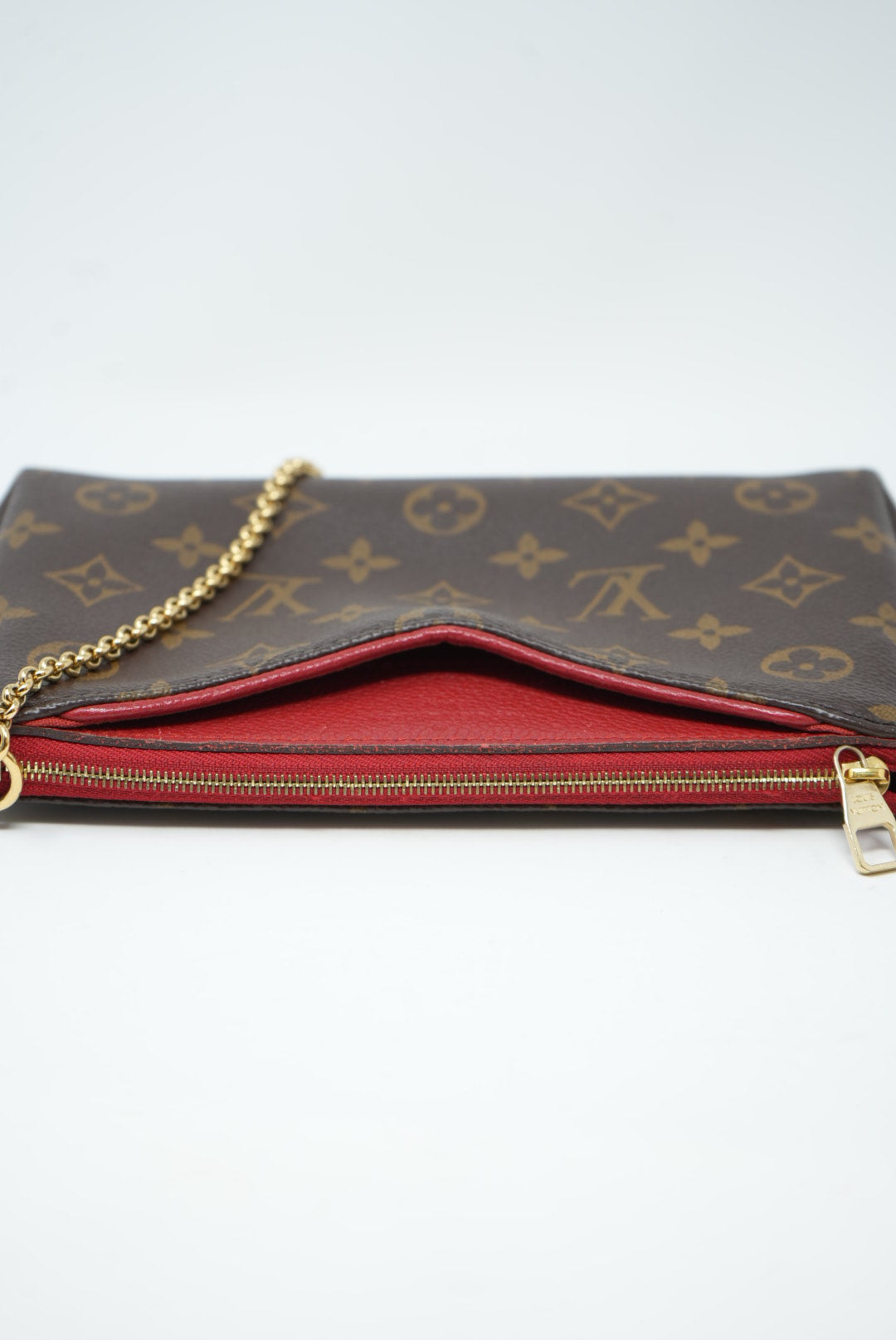 LOUIS VUITTON Monogram Pallas Clutch 2017