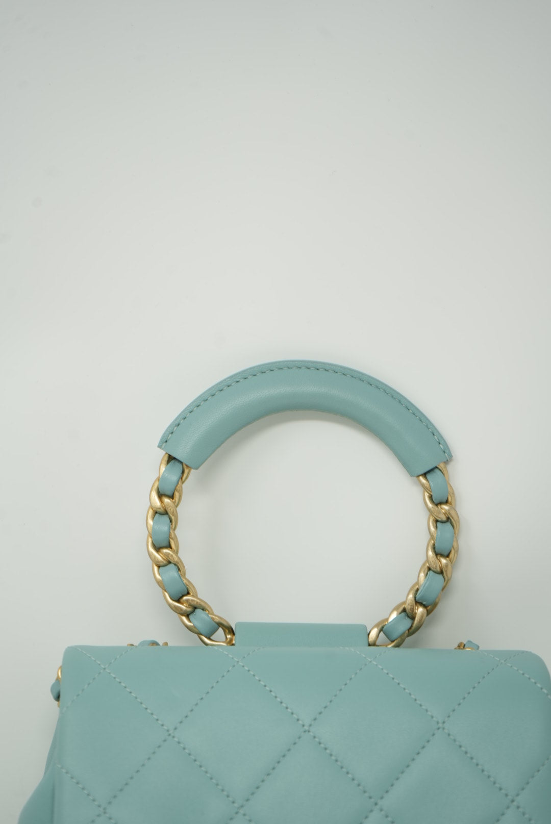Pre-Owned CHANEL Lambskin Mini Flap Handle Bag 2019