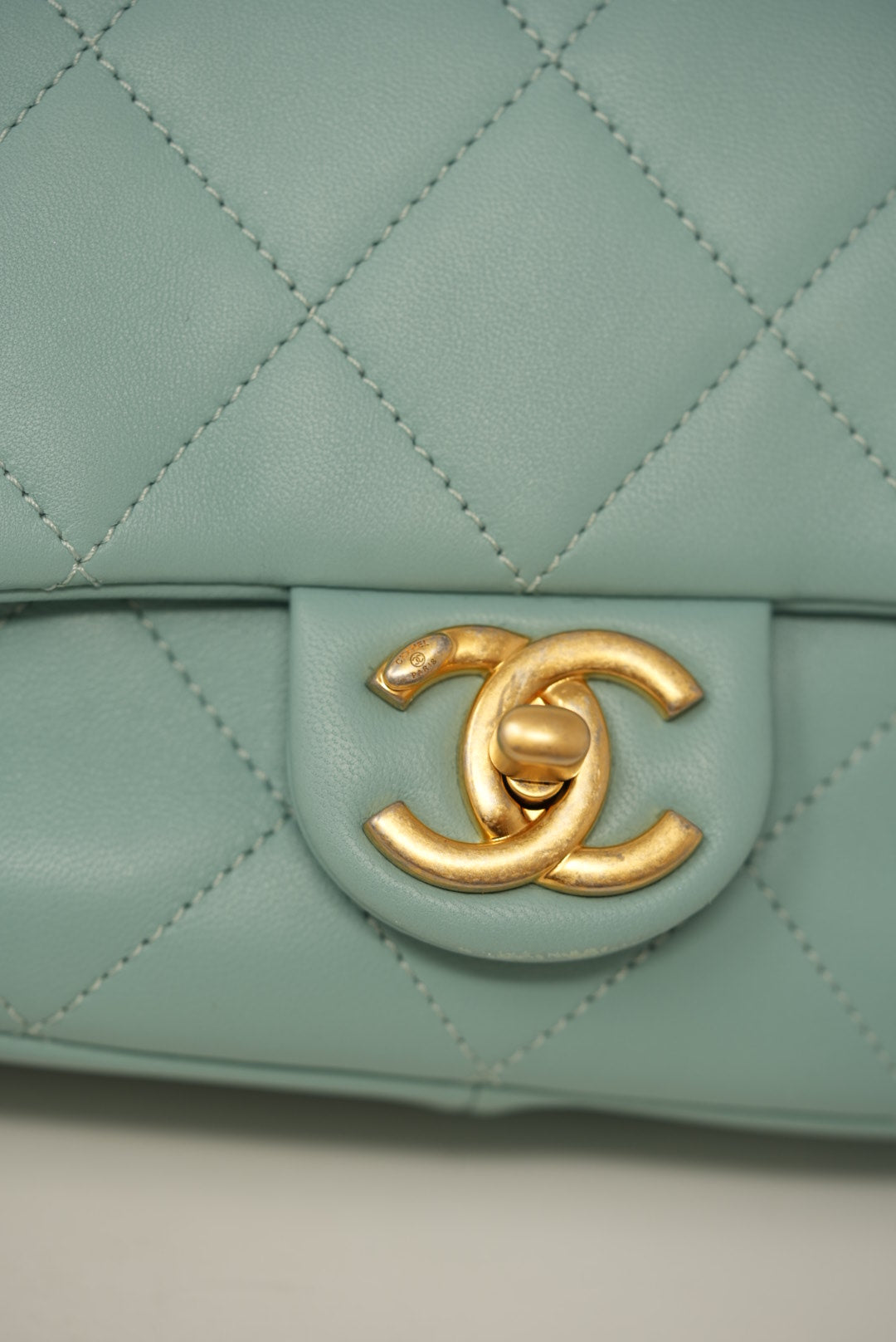 Pre-Owned CHANEL Lambskin Mini Flap Handle Bag 2019