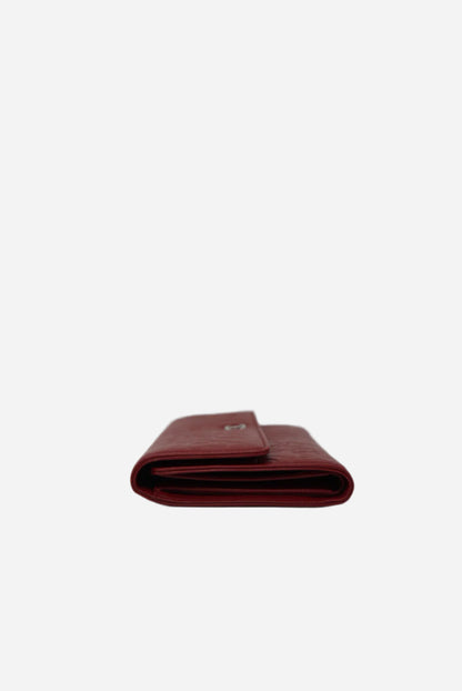 Pre-Owned Chanel 2011-2012 Camellia Embossed Leather Wallet