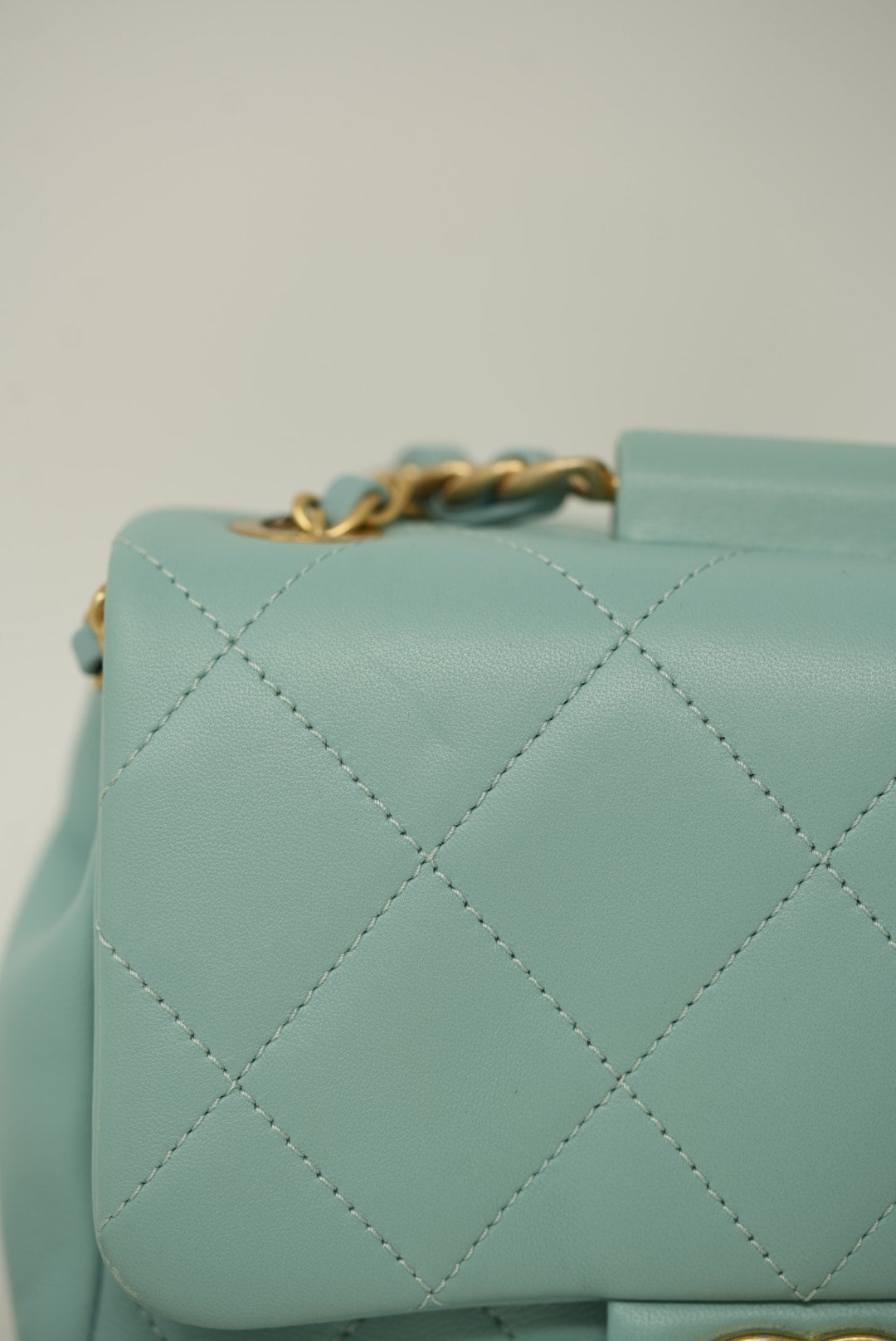 Pre-Owned CHANEL Lambskin Mini Flap Handle Bag 2019