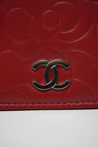Pre-Owned Chanel 2011-2012 Camellia Embossed Leather Wallet