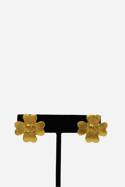Pre-Owned Chanel 1995 Clover Earrings Clip-On