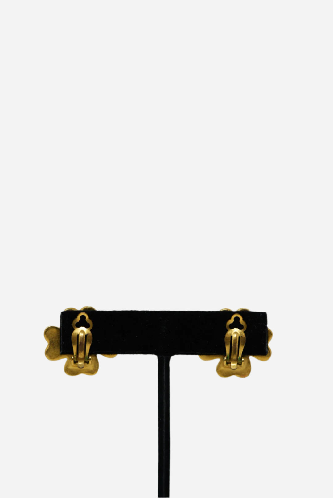 Pre-Owned Chanel 1995 Clover Earrings Clip-On