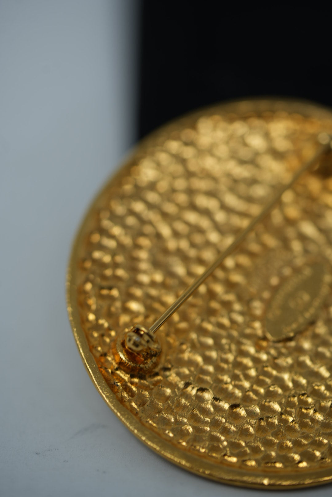 Pre-Owned Chanel Brooch