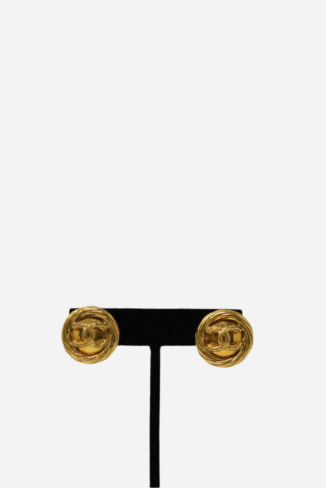 Pre-Owned Chanel CC round earrings clip-on 1993