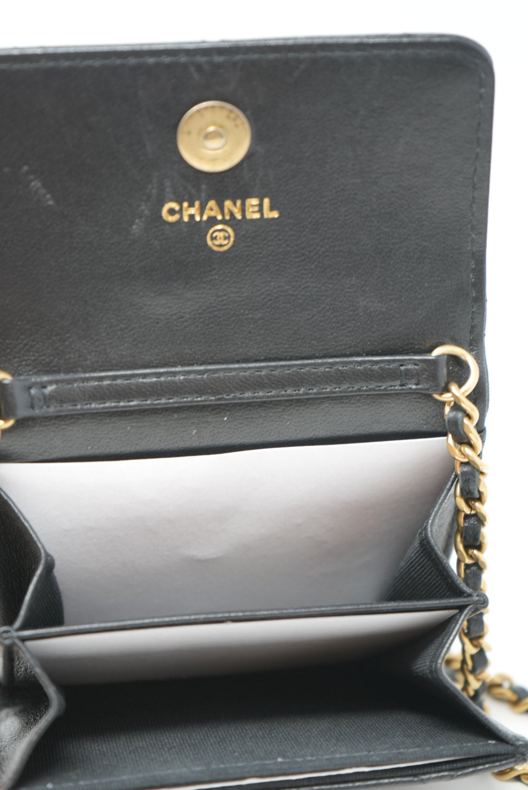 Pre-Owned Chanel Card Holder With Chain 2023