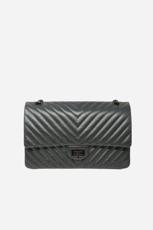 Pre-Owned CHANEL 2.55 Reissue 226 So Black 2018-2019
