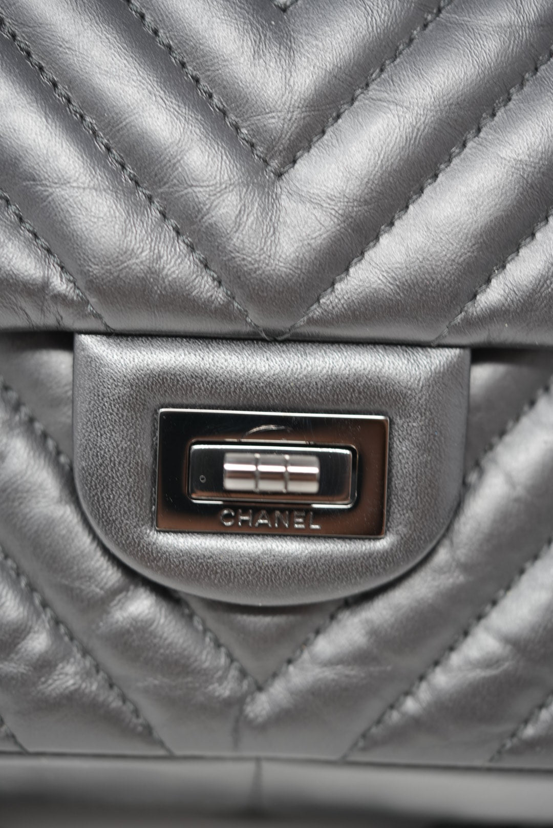 Pre-Owned CHANEL 2.55 Reissue 226 So Black 2018-2019