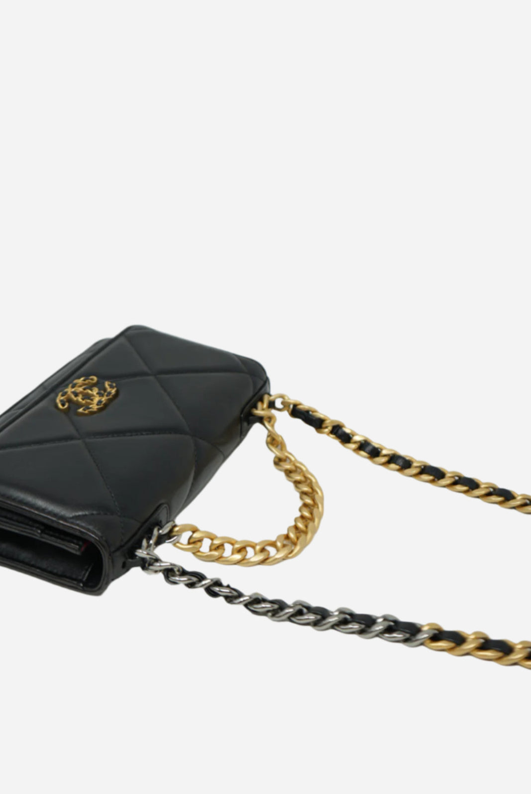 Pre-Owned CHANEL 2021-2023 CHANEL 19 WALLET ON CHAIN